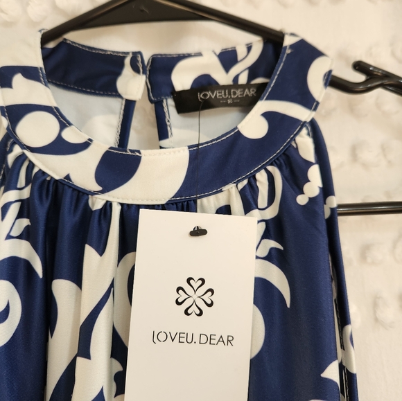 LoveU.Dear blue and white floral patterned halter tunic top, size small NWT - Picture 2 of 2